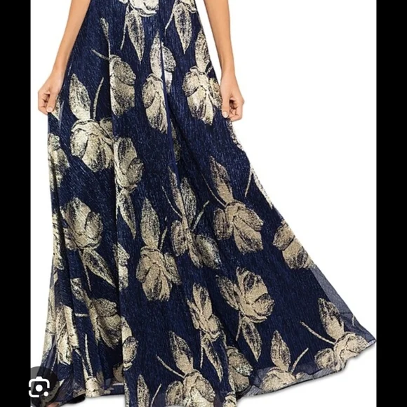NWT! Betsy & Adam, Women's Metallic Print Halter Gown, Navy, Gold, Sz. 10 - Picture 3 of 10